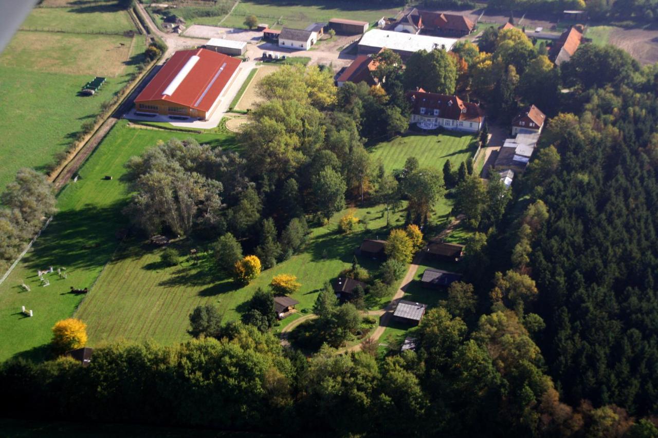 Heidegut Eschede Reitsportanlage und Feriendorf Exterior foto